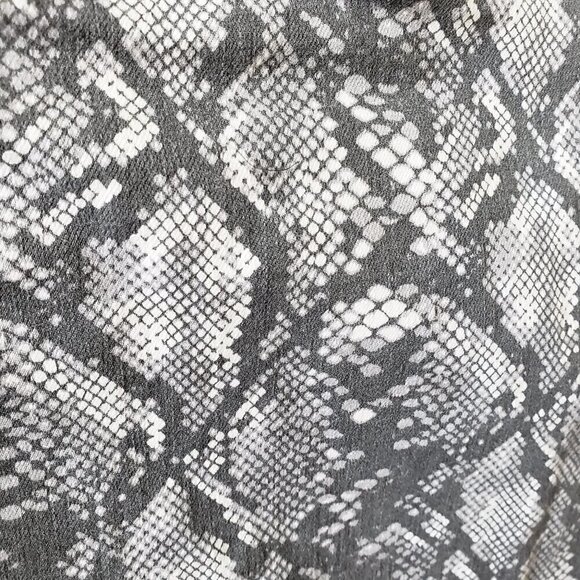 Snake print high rise gray and white skinny jeans size 16 - Picture 8 of 9
